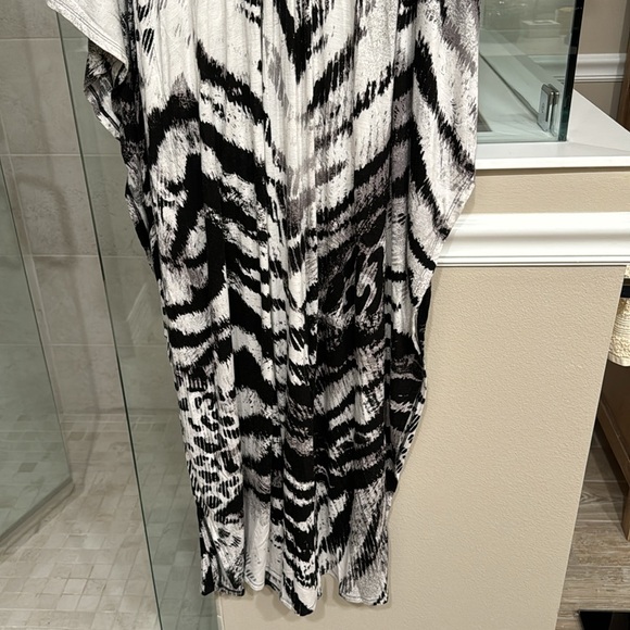 Natori caftan 100% rayon - Picture 2 of 4